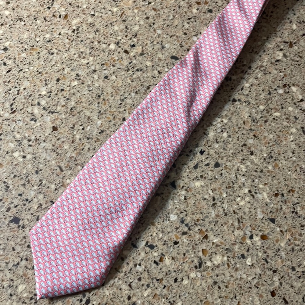 Vineyard vines tie